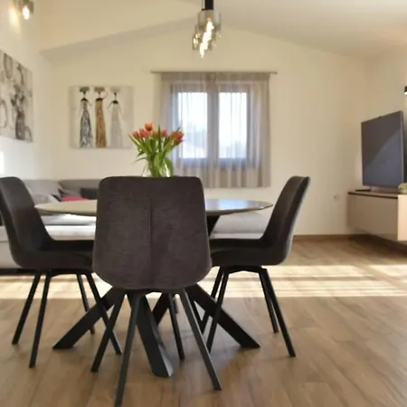 דירה T&t Sea View Apartment, Balcony, Barbecue, Parking זאדאר