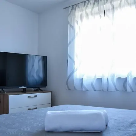Lejlighed T&t Sea View Apartment, Balcony, Barbecue, Parking