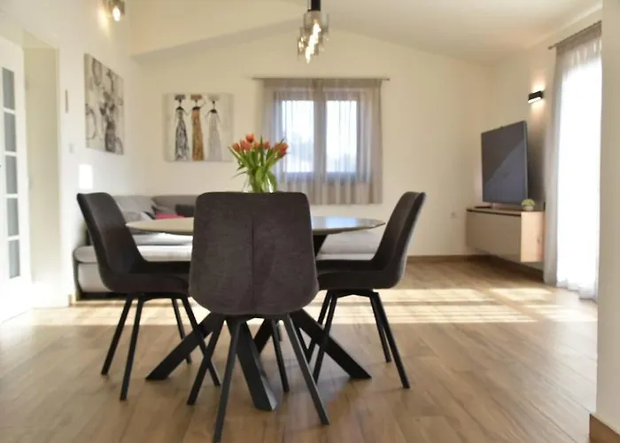 דירה T&t Sea View Apartment, Balcony, Barbecue, Parking זאדאר